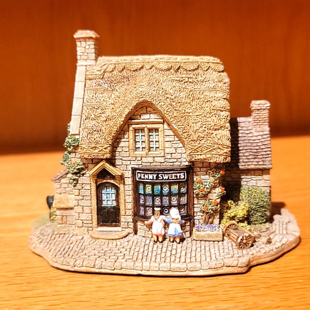 Lilliput Lane Penny Sweets Collectible Cottage